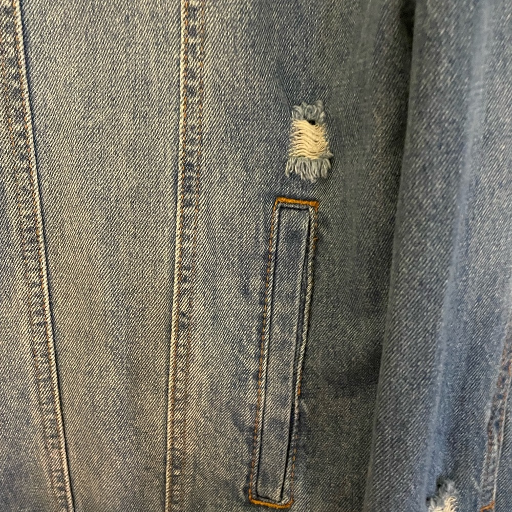 Women’s large distressed blue Jean jacket - Picture 4 of 4